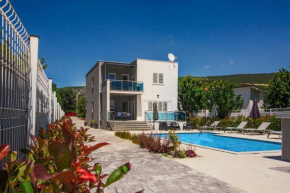 Mandalina HR Luxury Villa with Private Pool, Tennis Court and Boccie Alley